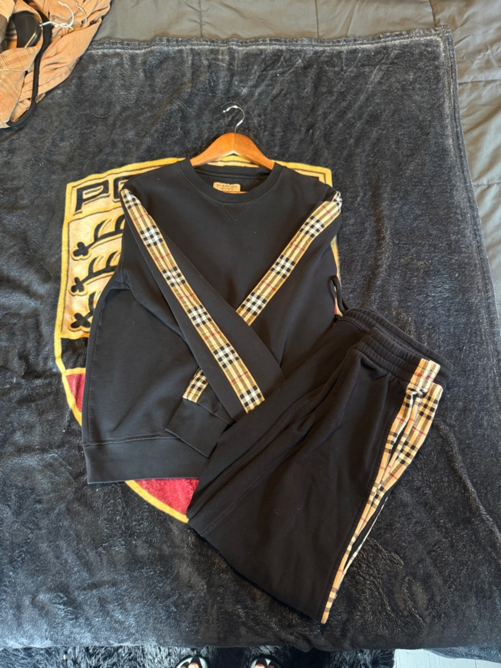 Burberry Archive Check Sweatsuit Set Crewneck & Sweatpants